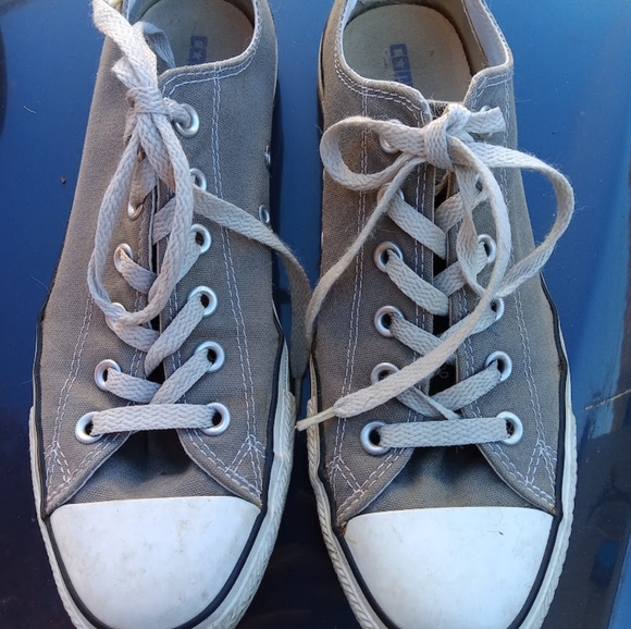 Converse Sneakers Size 10 - Picture 6 of 7